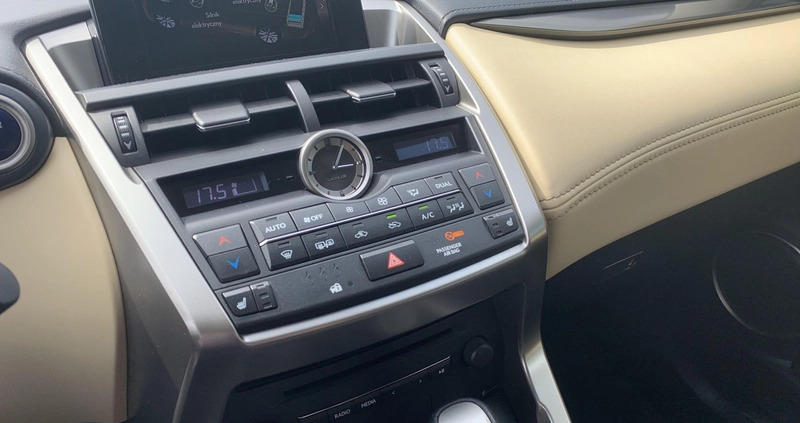 Lexus NX cena 114900 przebieg: 125514, rok produkcji 2015 z Sztum małe 277